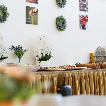 Gwarek Osrodek Nad Morzem Z Wyzywieniem Resort