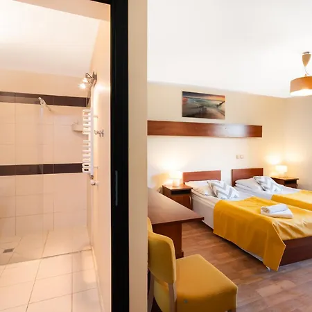 Resort Gwarek Osrodek Nad Morzem Z Wyzywieniem Miedzywodzie