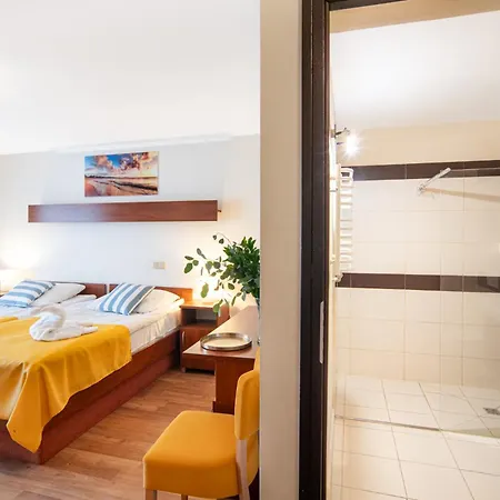 Gwarek Osrodek Nad Morzem Z Wyzywieniem Resort *