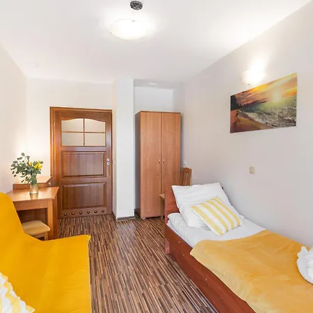 Resort Gwarek Osrodek Nad Morzem Z Wyzywieniem *