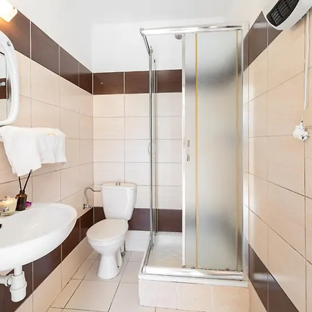 Resort Gwarek Osrodek Nad Morzem Z Wyzywieniem Międzywodzie